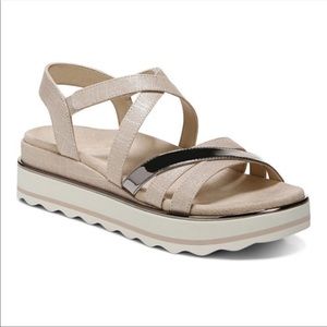 Vionic Platform Sandals Size 9